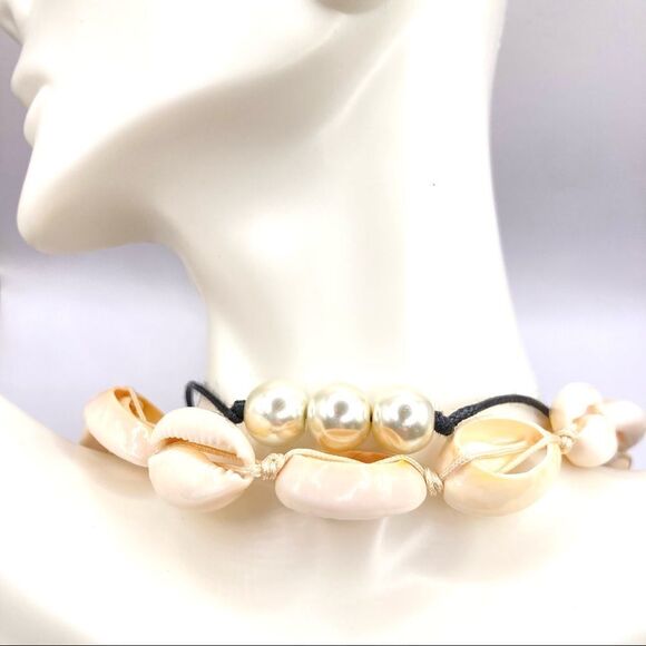 Set of 2 Natural cowrie shell black corded necklace set - Picture 4 of 4